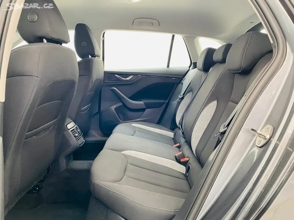 Škoda Scala, 1.0 TSI 85kW Selection - fotka 6