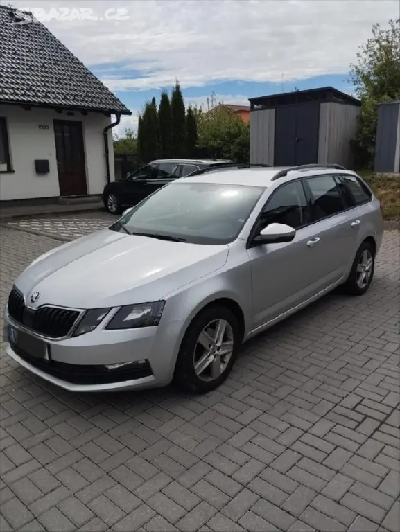 Škoda Octavia 1,6 TDI - fotka 2
