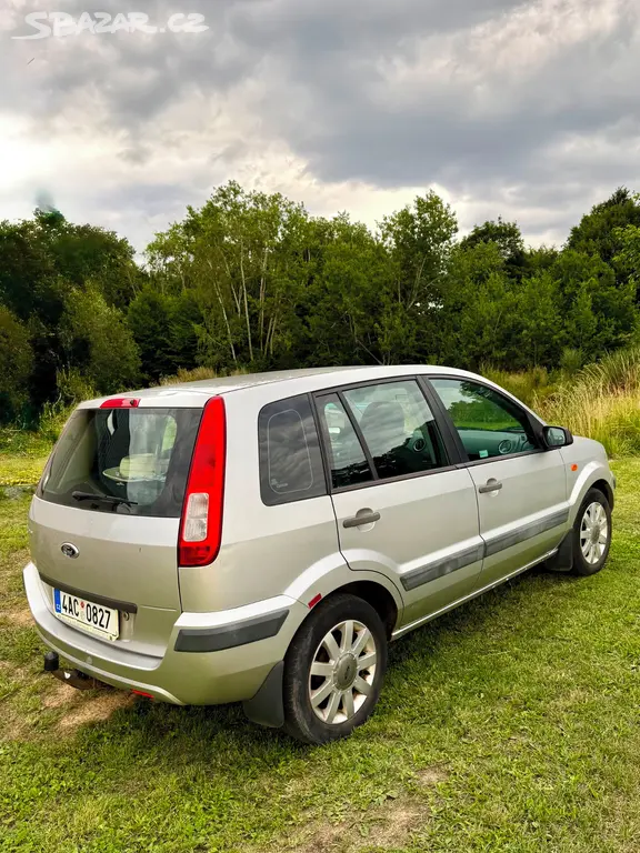 Auto Ford Fusion - fotka 4