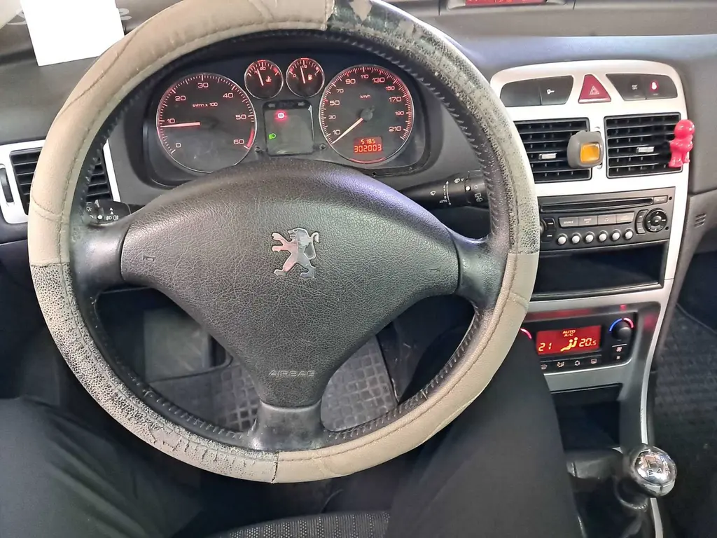 Peugeot 307, 1.6 HDi, 7 míst, Tažné, Klima - fotka 3