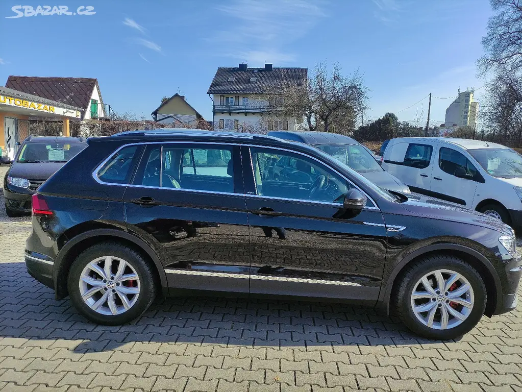 VW TIGUAN 2.0 TDi 130KW HIGHLINE,ZÁVĚS 2t,ALU 18 - fotka 5
