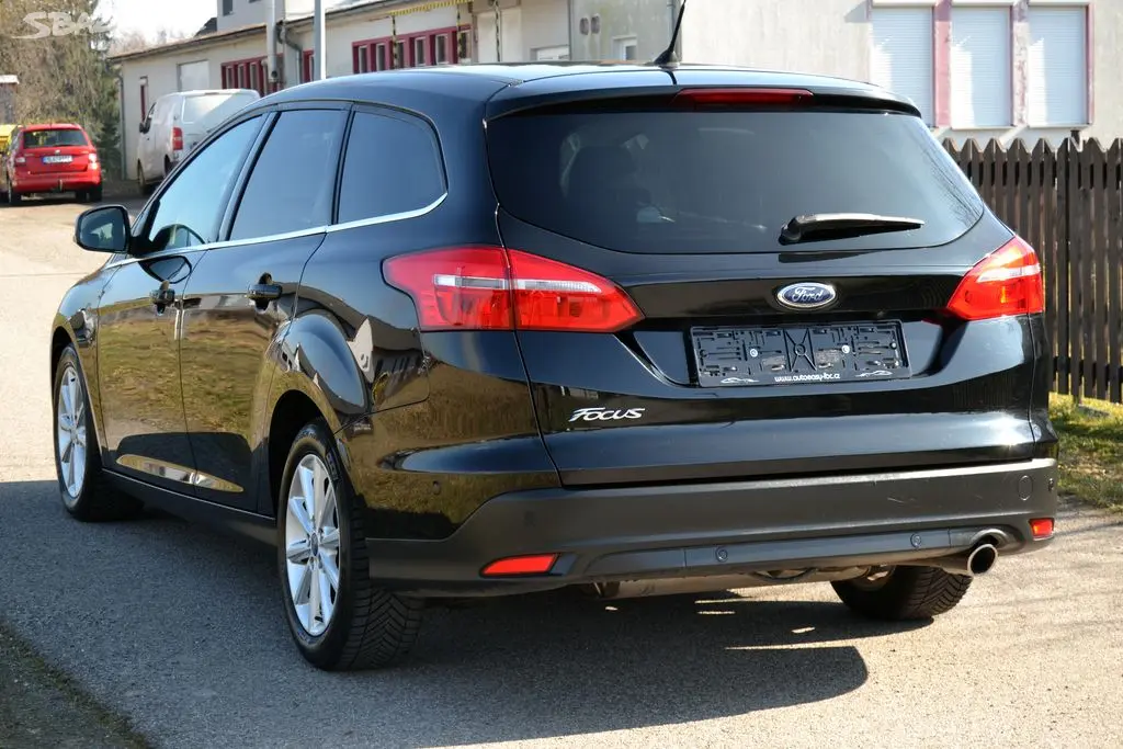 Ford Focus 2.0 TDCI 110kW Titanium kombi - fotka 2
