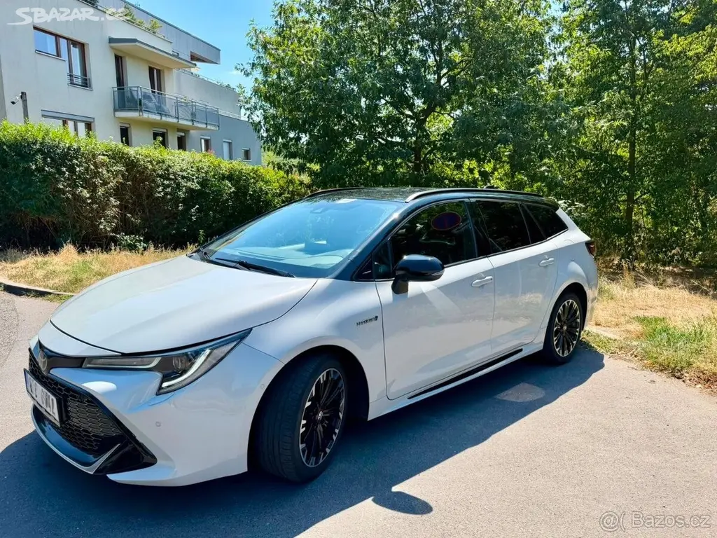 Toyota Corolla 1,8 TS Hybrid GR Sport - fotka 2