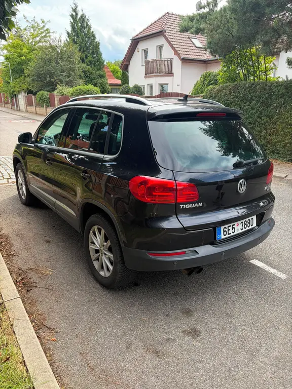 Volkswagen Tiguan 2.0 TDI DSG 103 kW černá metal - fotka 3