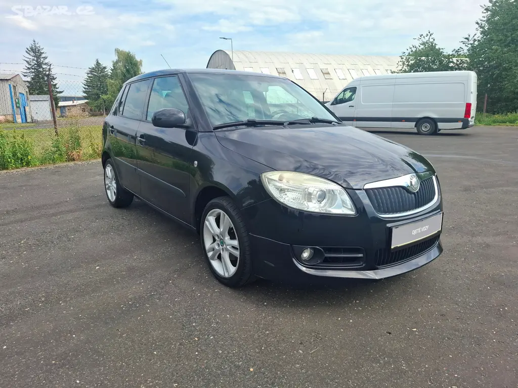 Škoda Fabia II Sport 1.4 16V 63kW,klima,stk 08/28 - fotka 3