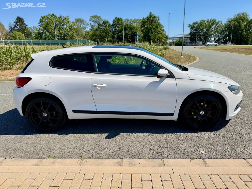 Volkswagen Scirocco, 1.4 TSI 90KW PANORAMA ROZVODY - fotka 6