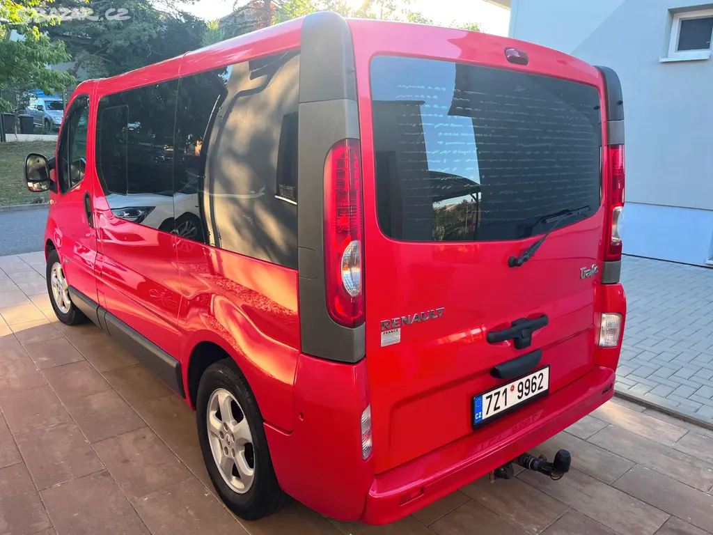 Renault Trafic passenger, 8 míst - fotka 3