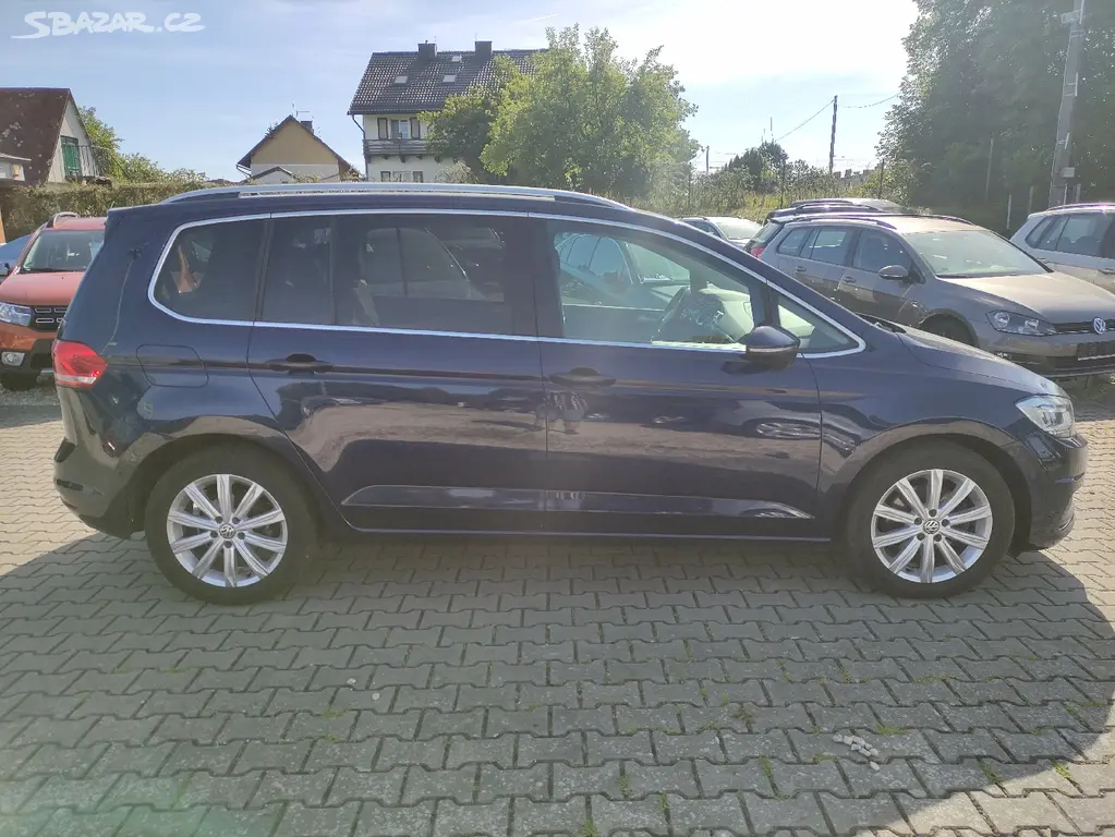 VW TOURAN 2.0 TDi 110KW HIGHLINE,DSG,ALU,NAVI,USB. - fotka 4