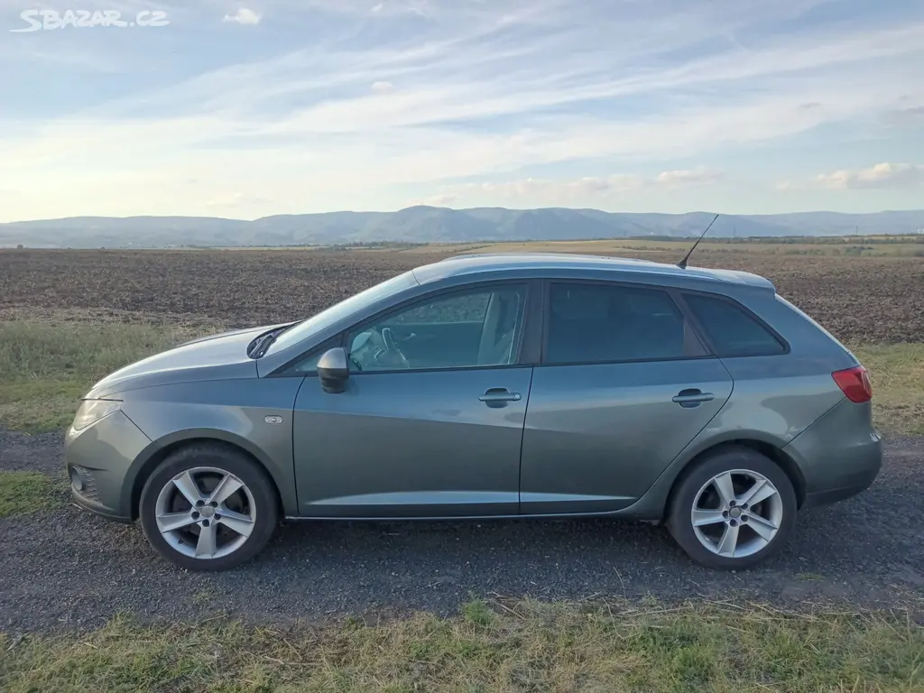 SEAT Ibiza ST Stylance 1,6 TDI/77 kw CR model 2012 - fotka 2