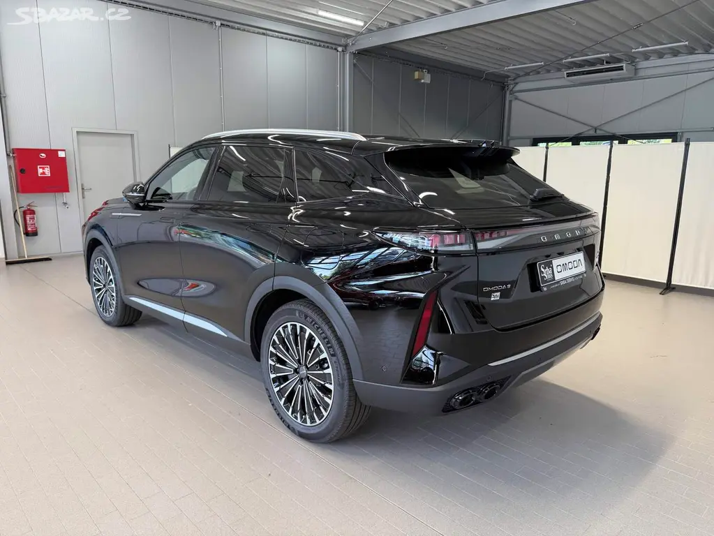 Omoda 9, Premium 1.5TGDI PHEV AWD - fotka 3
