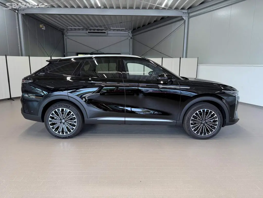 Omoda 9, Premium 1.5TGDI PHEV AWD - fotka 6