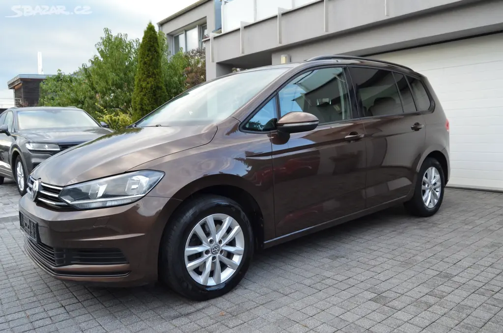 Volkswagen Touran 1.2 TSI 7 míst - fotka 4