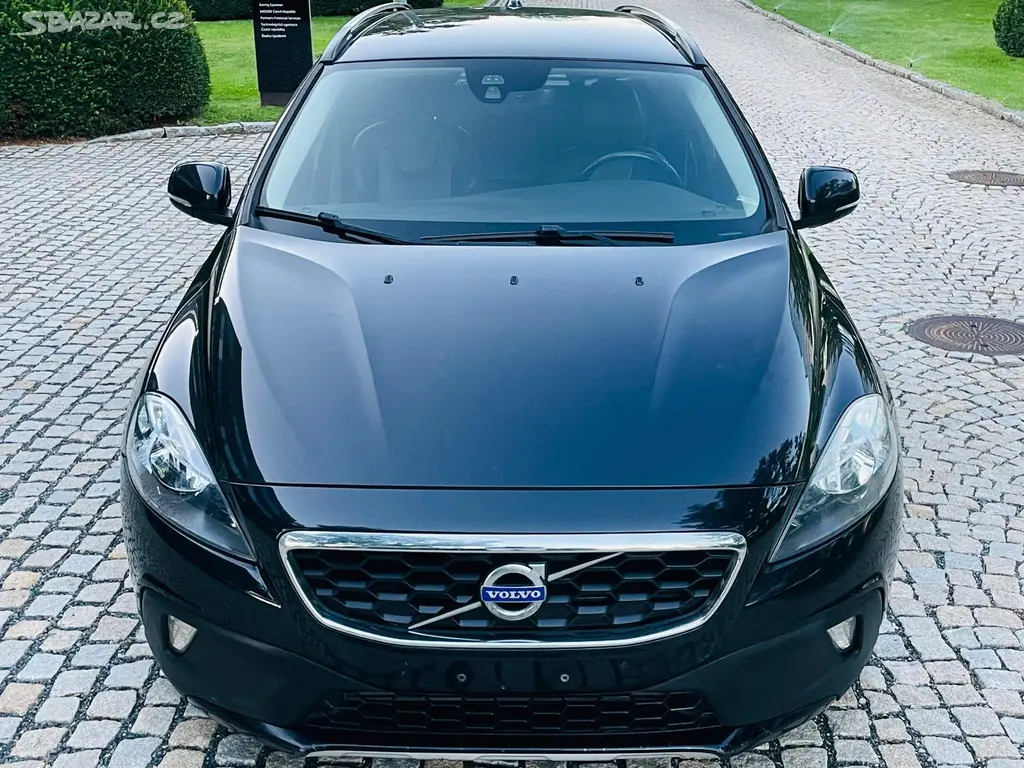 Volvo V40, 2.0D3 MANUÁL CROSS SERVISKA - fotka 5