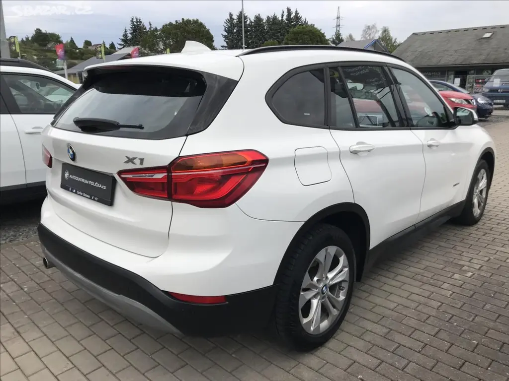 BMW X1, 2,0 XDRIVE 4x4 - fotka 4