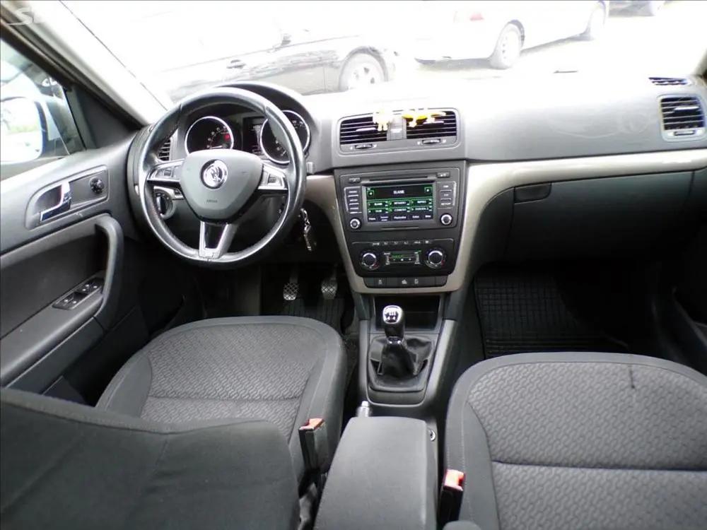 Škoda Yeti 2,0 TDI XENONY,TAŽ.ZAŘ. - fotka 5