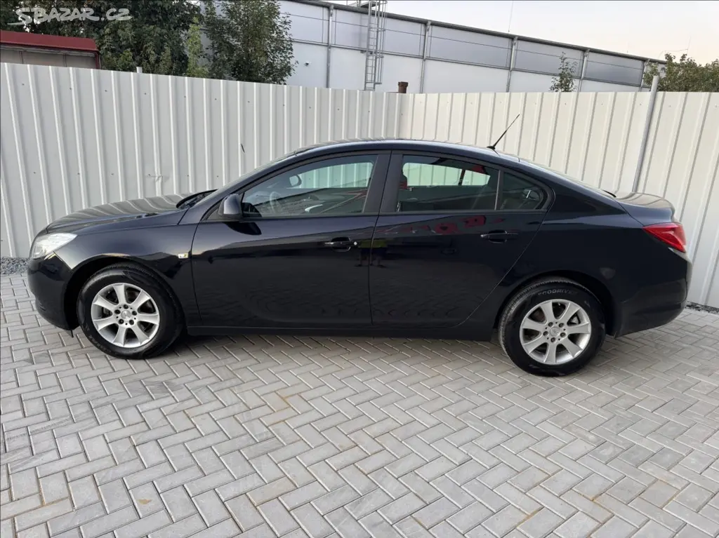 Opel Insignia, 1,6 i 85kW tažné KLIMA ALU - fotka 4
