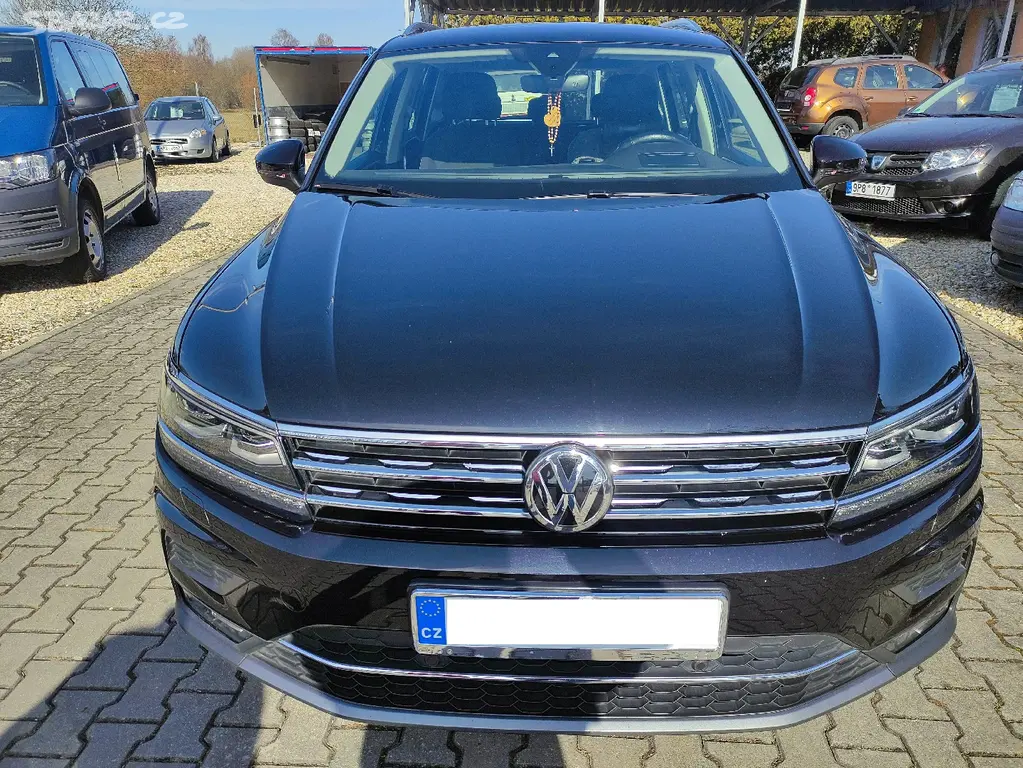 VW TIGUAN 2.0 TDi 130KW HIGHLINE,ZÁVĚS 2t,ALU 18 - fotka 3
