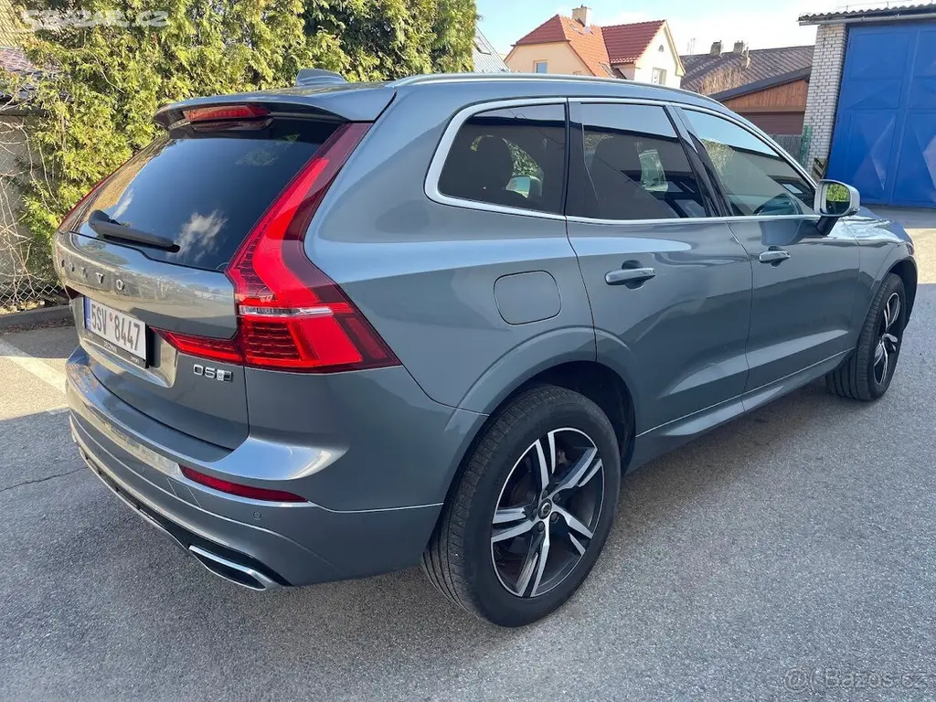 Volvo XC60 2,0 R Design - fotka 6
