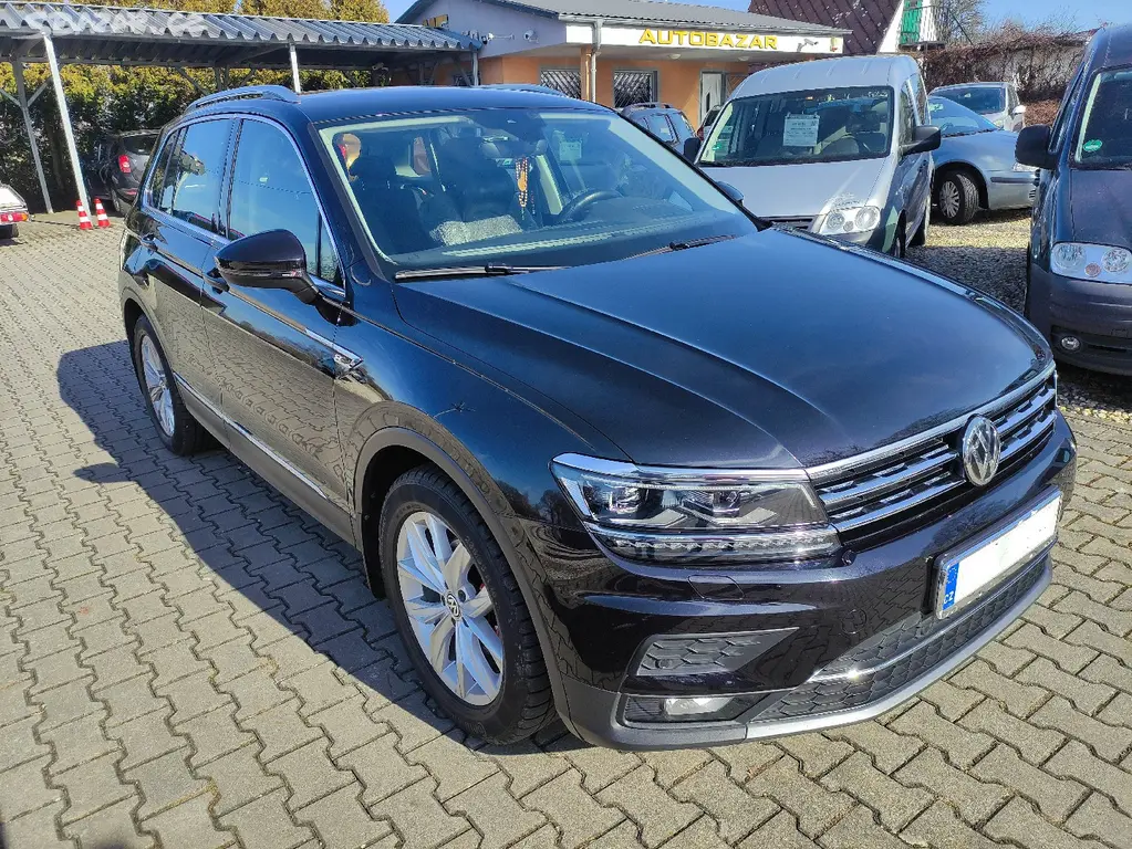 VW TIGUAN 2.0 TDi 130KW HIGHLINE,ZÁVĚS 2t,ALU 18 - fotka 4