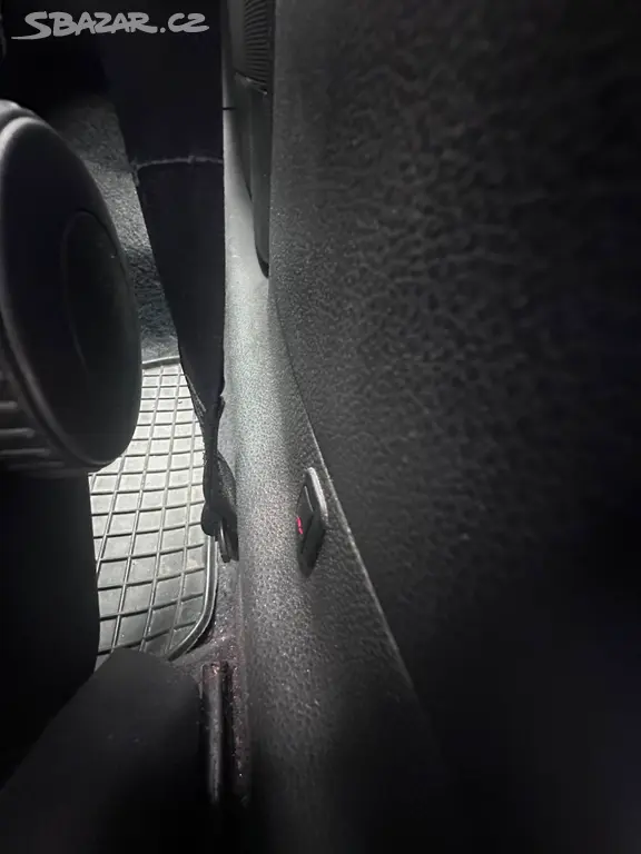 VW polo 1.2 47 kw - fotka 4
