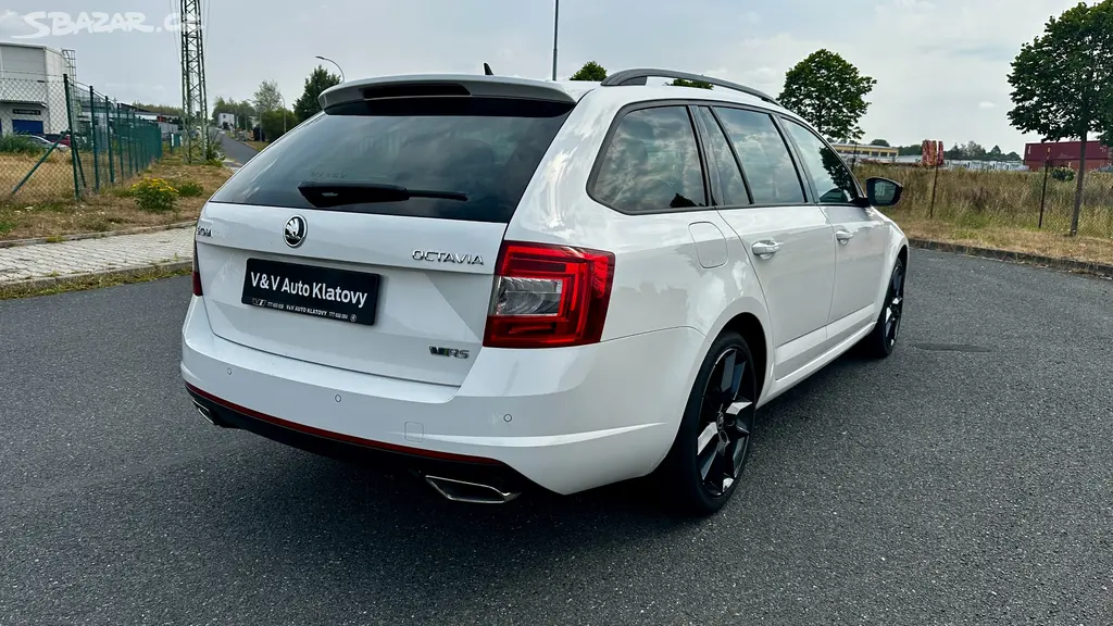 ŠKODA OCTAVIA 2.0 TDI RS - fotka 4