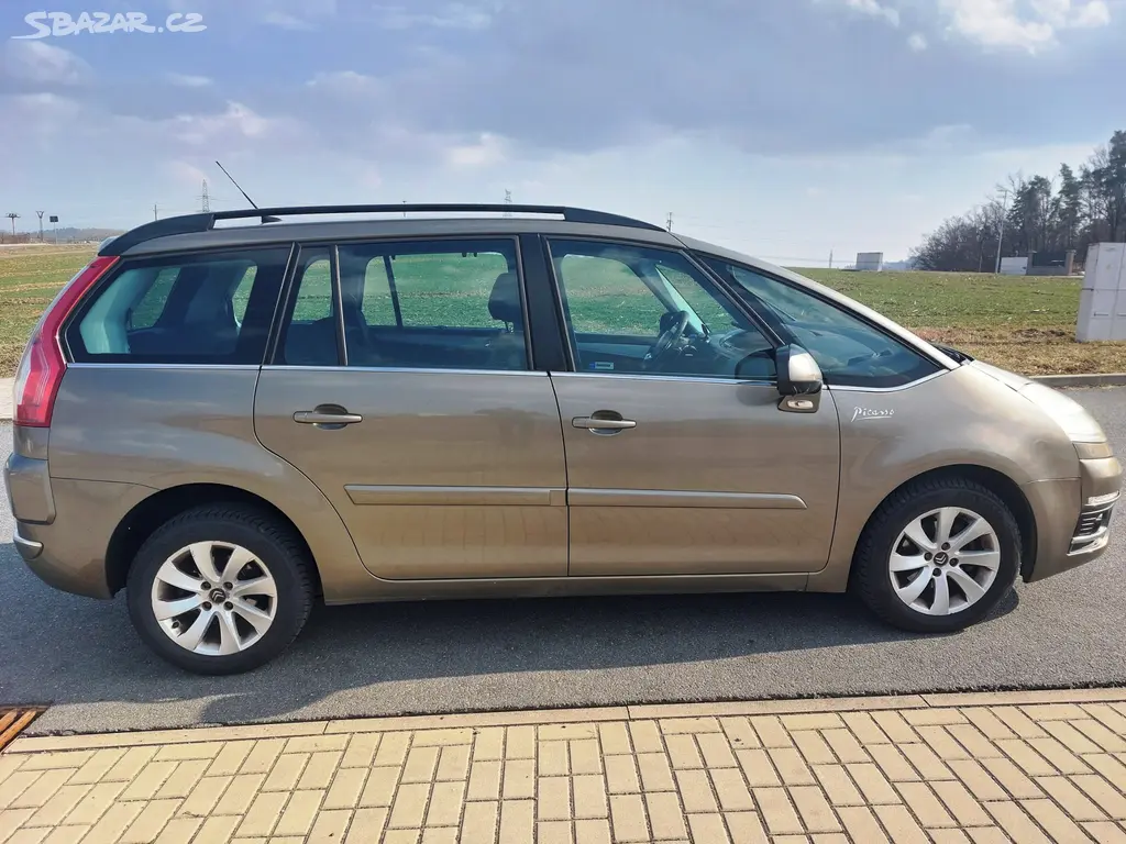 Citroën Grand C4 Picasso, 1.6 HDi, 7 míst, 11/2011 - fotka 3