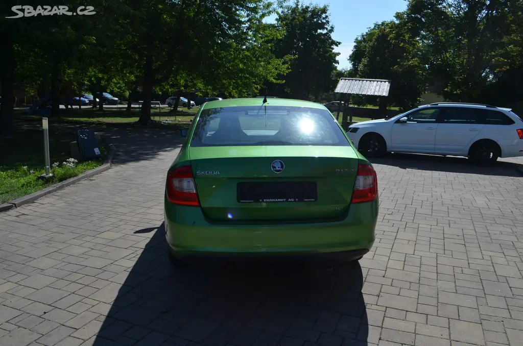PRODÁM ŠKODA RAPID liftback 1.2TSI JEN 84.000KM - fotka 4