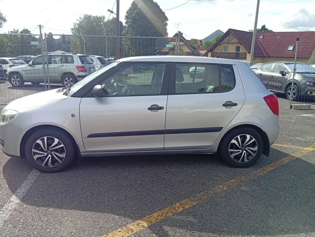Škoda Fabia 1,2 benzín 44kw-Nová TK 18.8.2026 - fotka 4