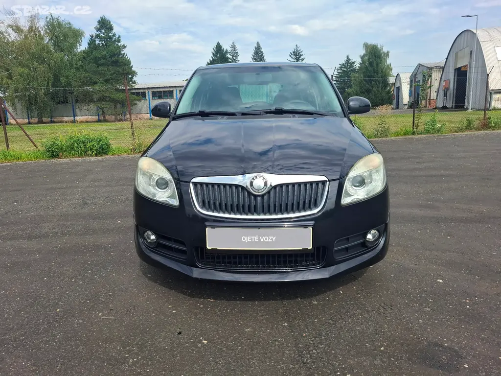 Škoda Fabia II Sport 1.4 16V 63kW,klima,stk 08/28 - fotka 2