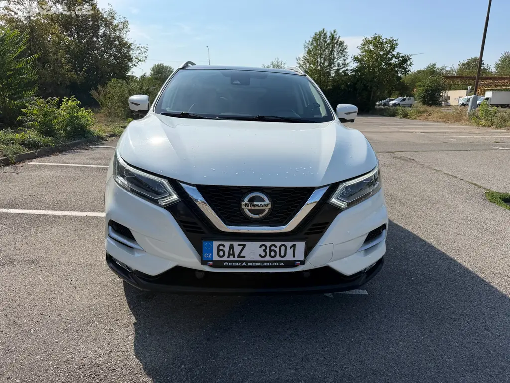 Nissan Qashqai 1.2 DIG-T Tekna automat 72 800 km - fotka 3