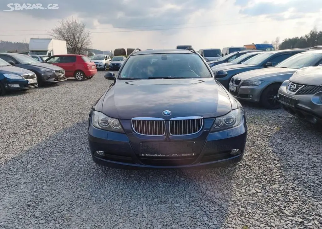 BMW Řada 3 325Xi Mauál, Výhřevy, Panorama benzín - fotka 3