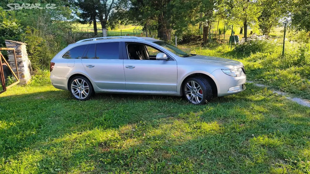Škoda Superb II Combi 2.0 TDI CR (CFFB - fotka 2