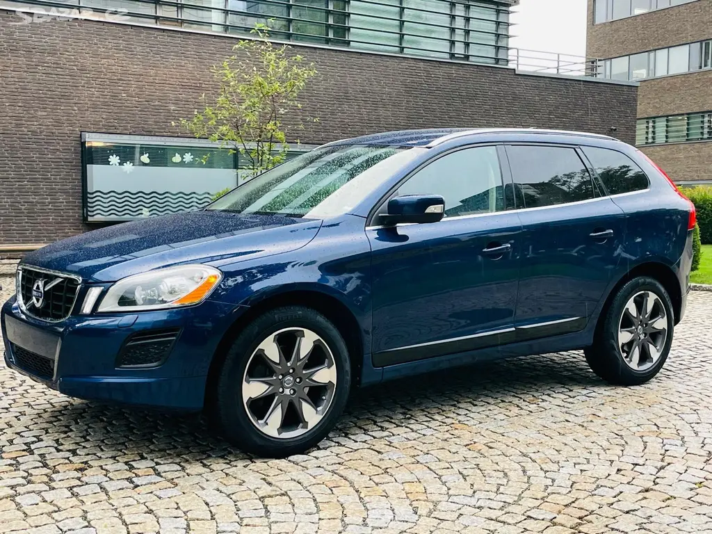 Volvo XC60, 2.4D5 5V 4x4 AUT TAŽNÉ SERVISK - fotka 4