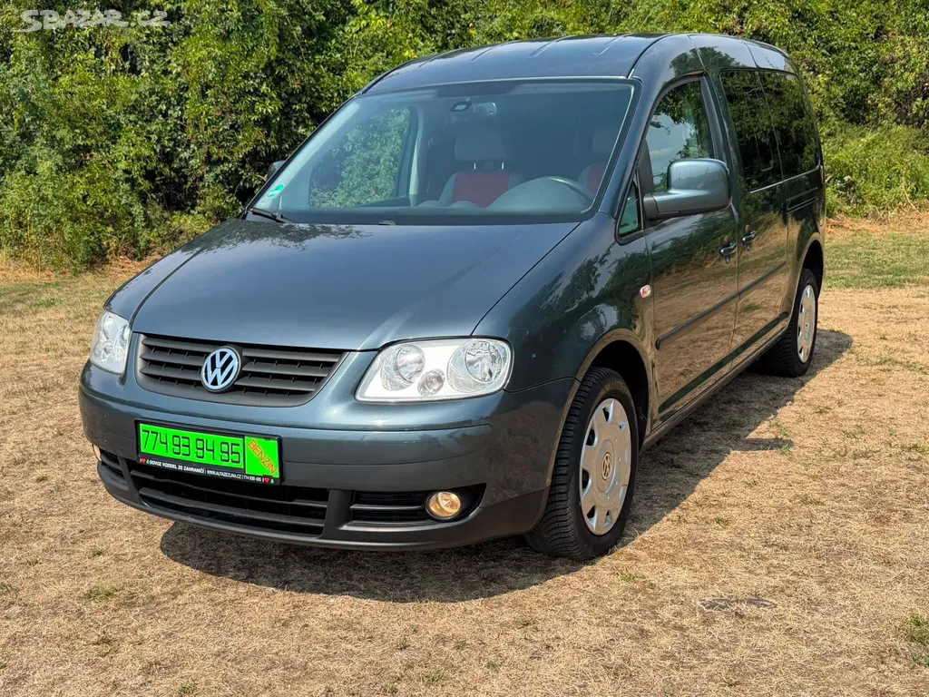 VW CADDY MAXI LIFE 1,6 MPI -7 MÍST, SPACÍ VESTAVBA