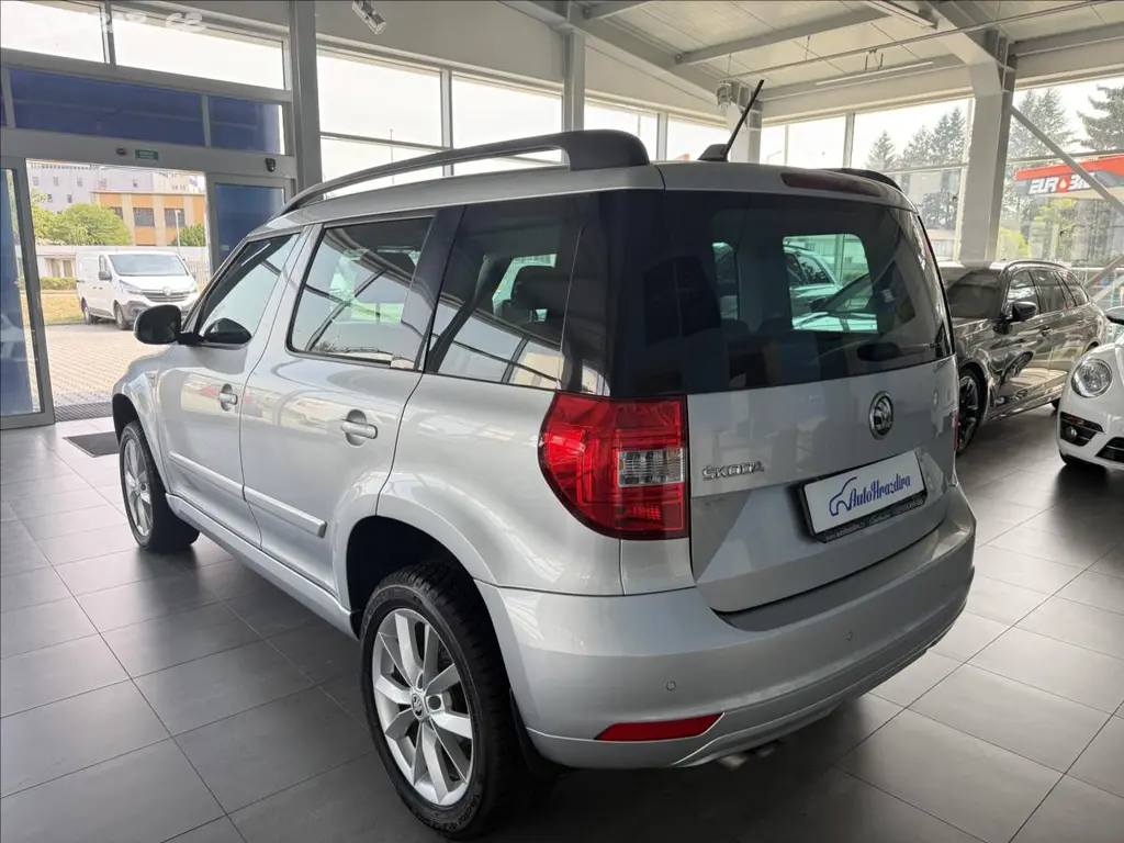 Škoda Yeti, 2,0 TDI,DRIVE,TAŽNÉ,SERVISKA - fotka 4