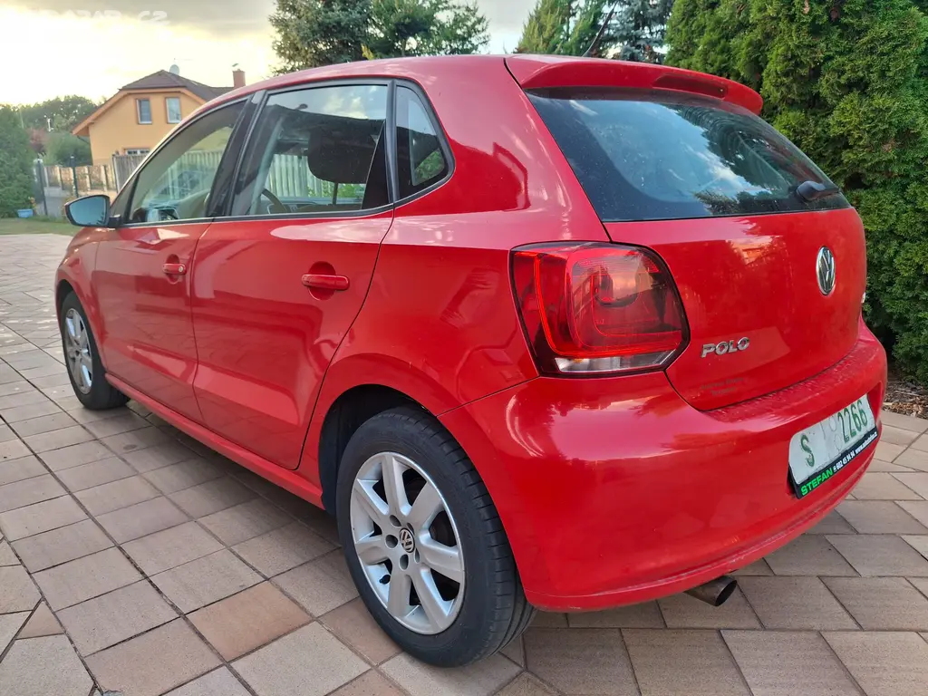 VW POLO V. 1.4 16V 63kw - fotka 3