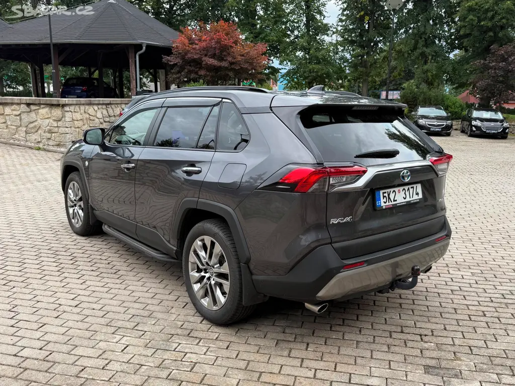 TOYOTA RAV4 2.5 HEV 131KW*EXECUTIVE*AWD*E-CVT*DPH - fotka 5