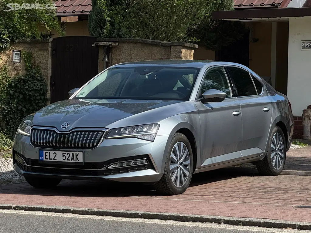Škoda Superb 1.4 PHEV 160kW 1.MAJ. ČR DPH NEBOURÁN