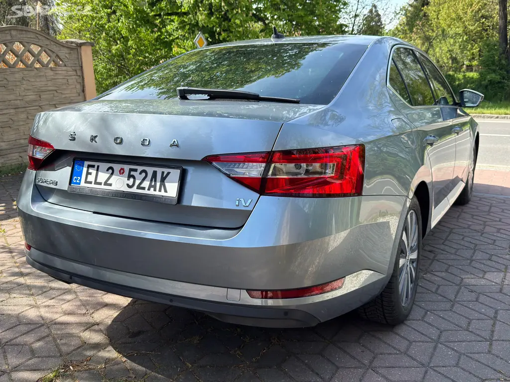 Škoda Superb 1.4 PHEV 160kW 1.MAJ. ČR DPH NEBOURÁN - fotka 6