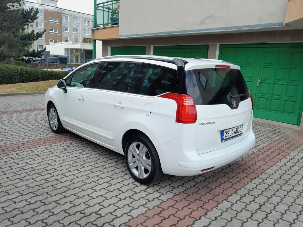 Peugeot 5008 2,0HDI 120KW AT Allure - fotka 4
