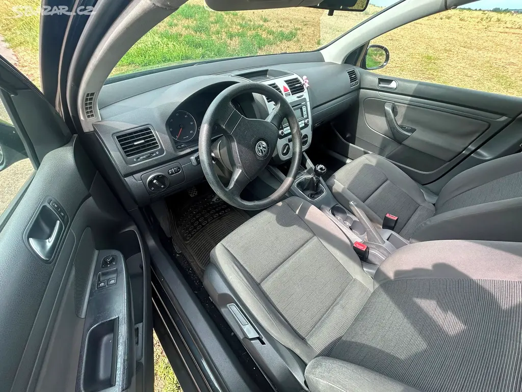 156 tis.km,Climatron.Volkswagen Golf V 1.9TDI 77kw - fotka 6
