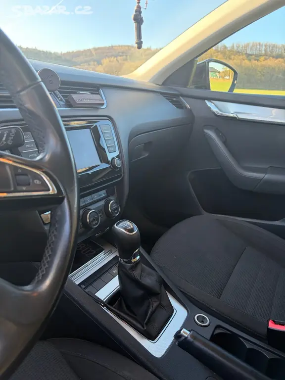 Škoda Octavia III Combi - fotka 6