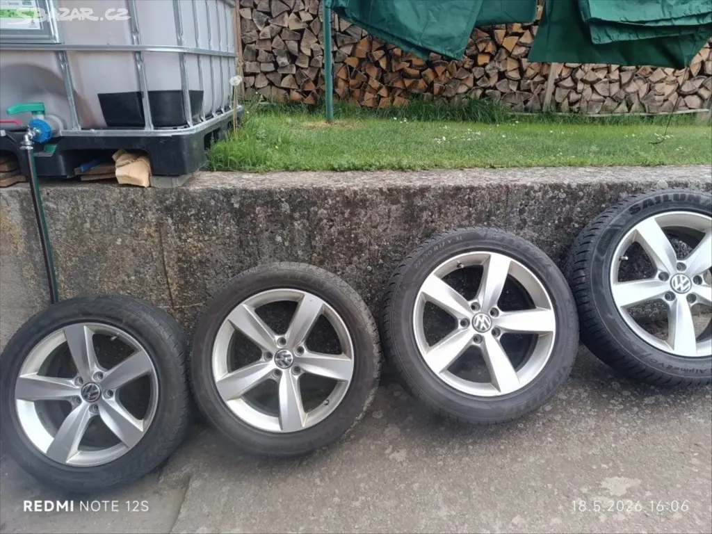Volkswagen Sharan 2,0 TDi DSG HIGHLINE - fotka 3
