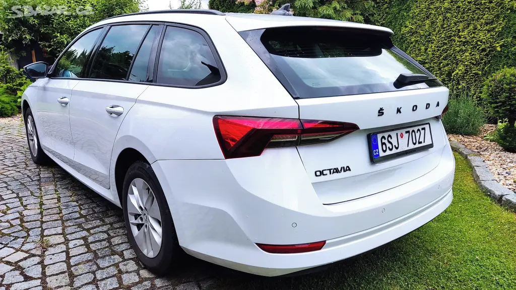 ŠKODA OCTAVIA COMBI 2.0TDI 85 Kw jen 28tkm - fotka 4