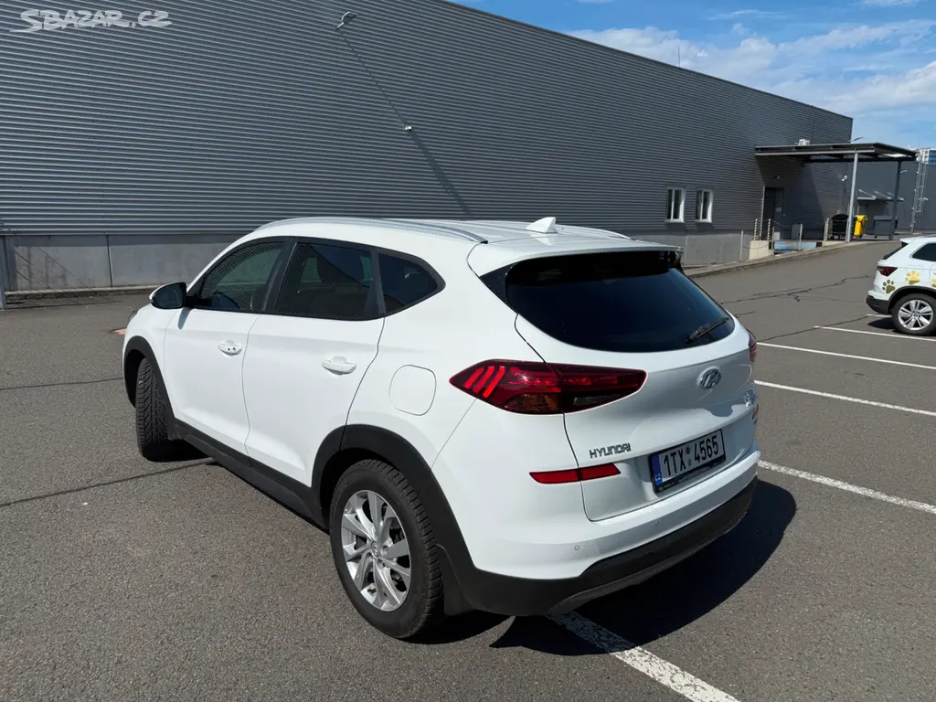 HYUNDAI TUCSON 1.6 CRDi 100kW 4x4 - 1.maj - DPH - fotka 3
