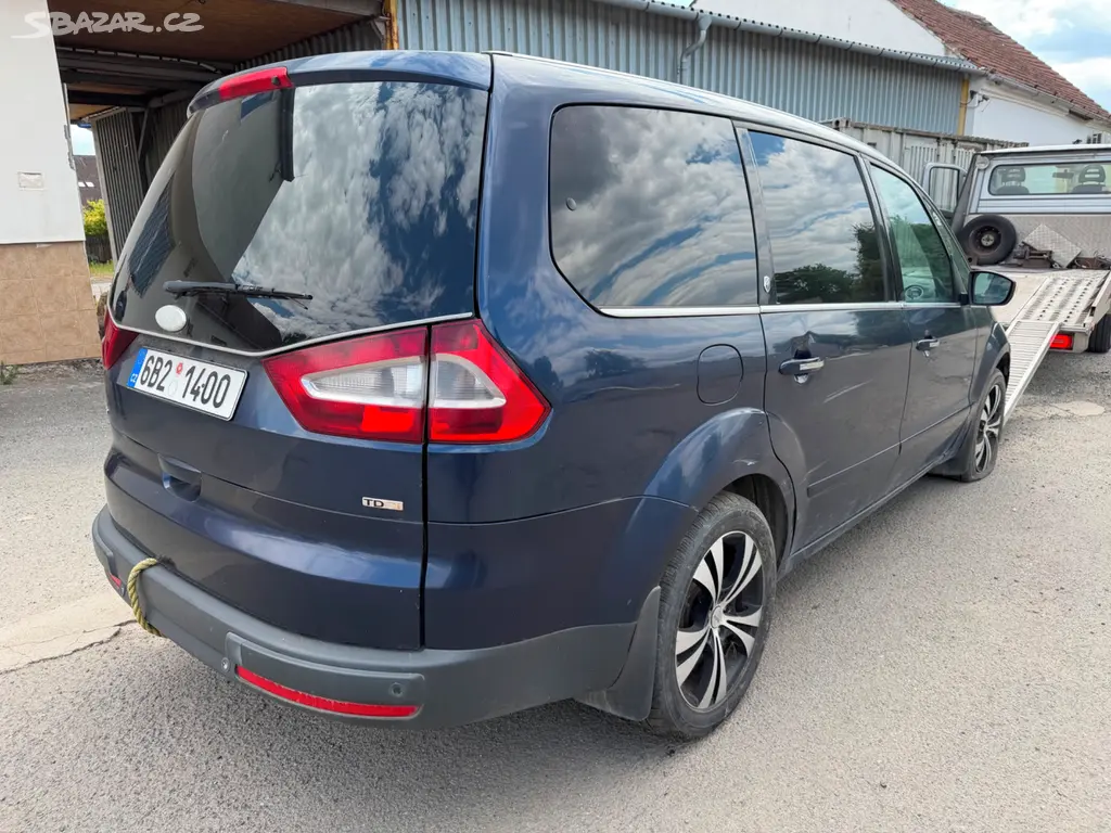 Ford Galaxy 2.0 TDCi 7 míst - fotka 2