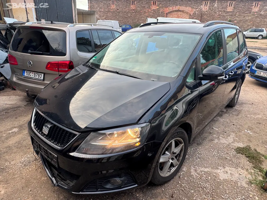 Prodám Havarovaný Seat Alhambra r.v.2011 2.0tdi.