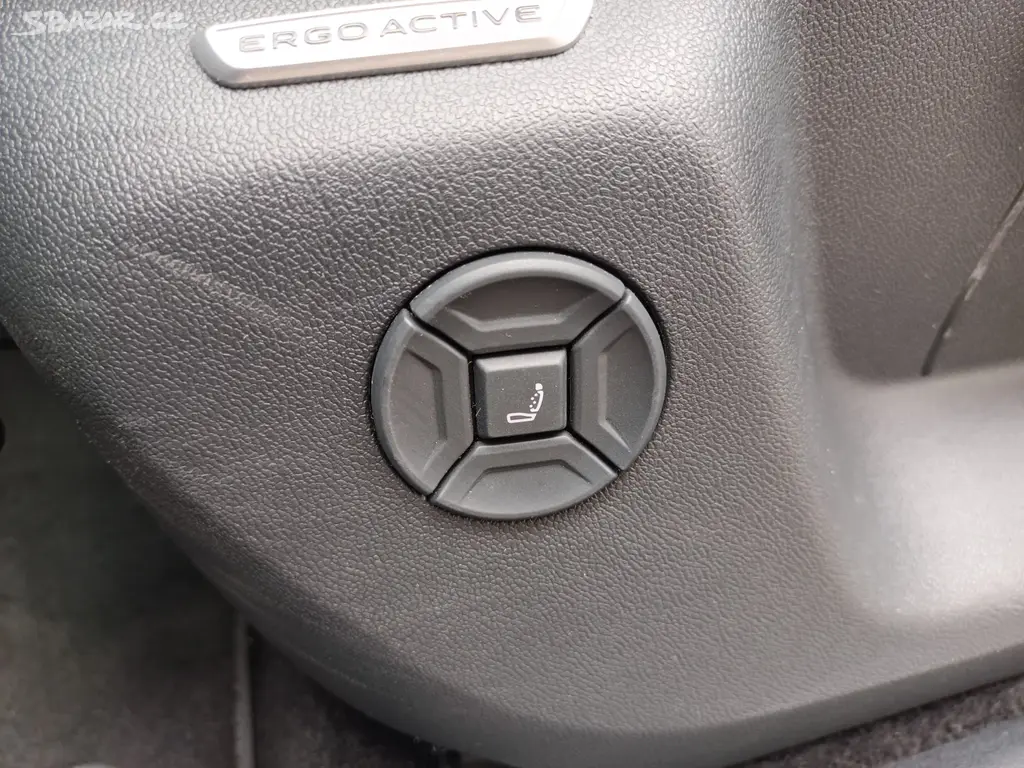 VW Tiguan R-Line 1.5 eTSI 110kW DSG 28tkm Tažné - fotka 6