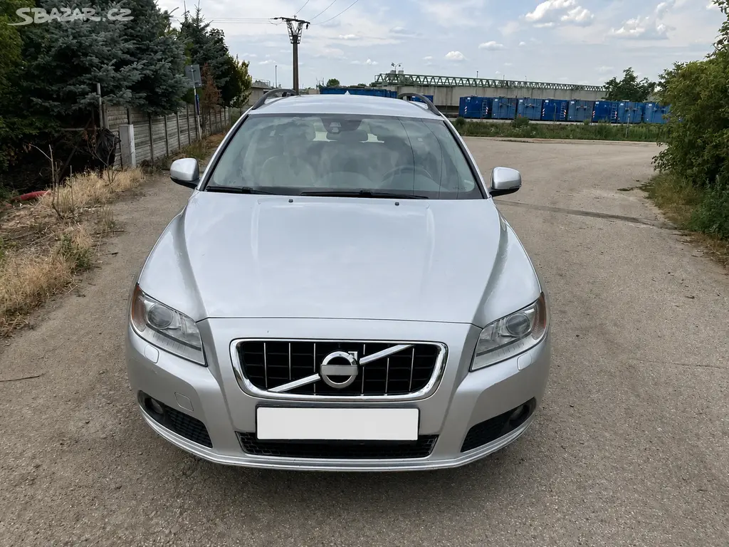 Prodám Volvo V70 D3,r.v. 2011,naj.249 tis.km - fotka 2