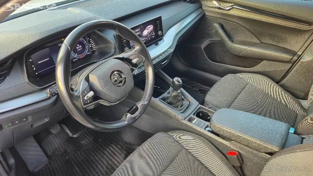 Škoda Octavia 2,0 4 IV Combi Ambition TDI - fotka 6